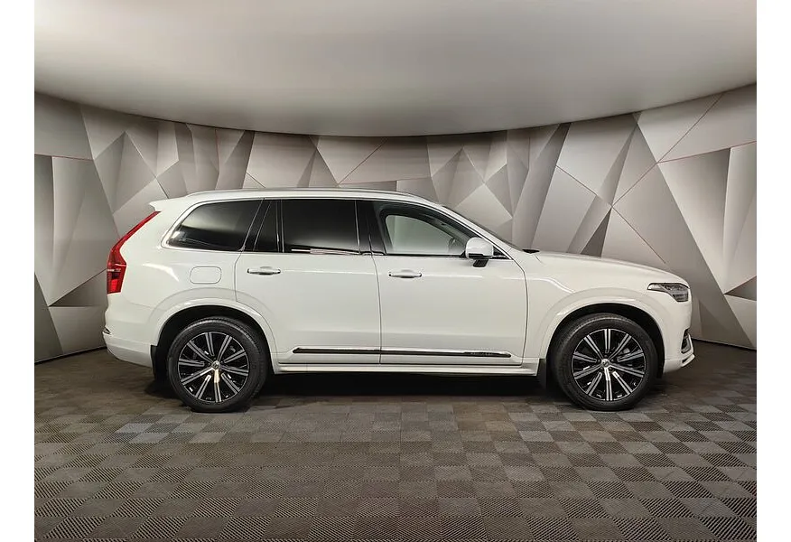 Volvo XC90 2.0 T5 Drive-E AT AWD (7 мест) (249 л.с.) Momentum Белый в АВИЛОН. Слайд №4