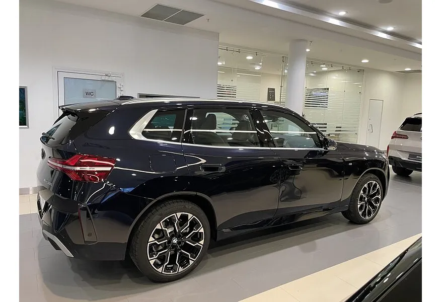 BMW X3 xDrive30L AT (258 л.с.) Черный в АВИЛОН. Слайд №3