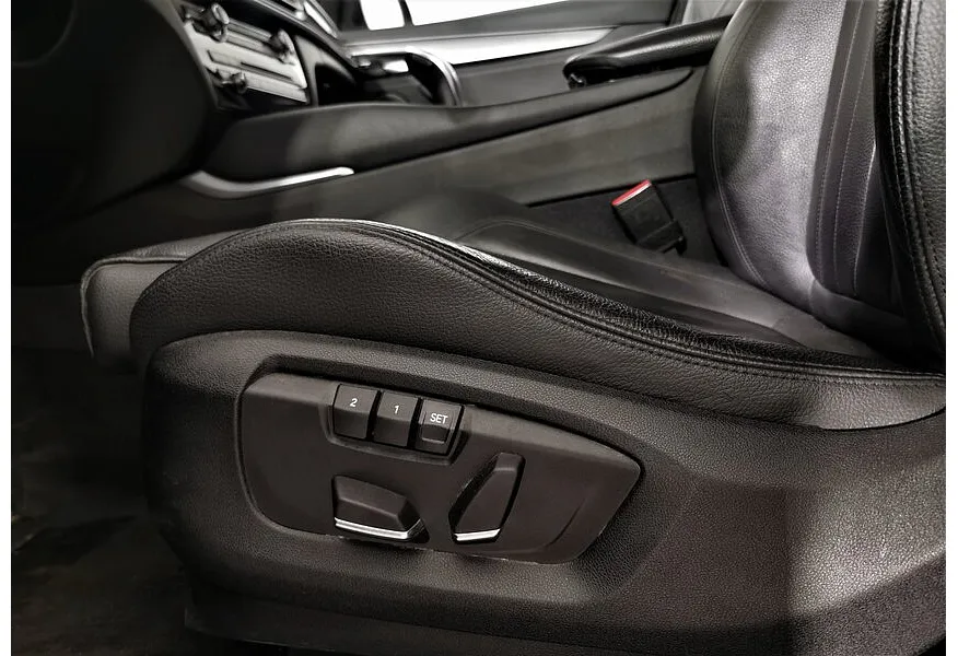 BMW X6 xDrive30d Steptroniс (249 л.с.) Коричневый в АВИЛОН. Слайд №16