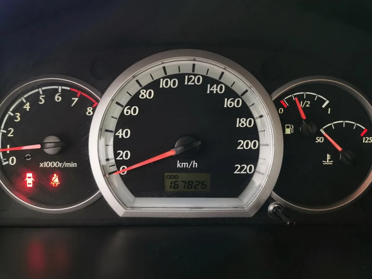 Chevrolet Lacetti 1.6 MT (109 л.с.) Красный в АВИЛОН. Слайд №16