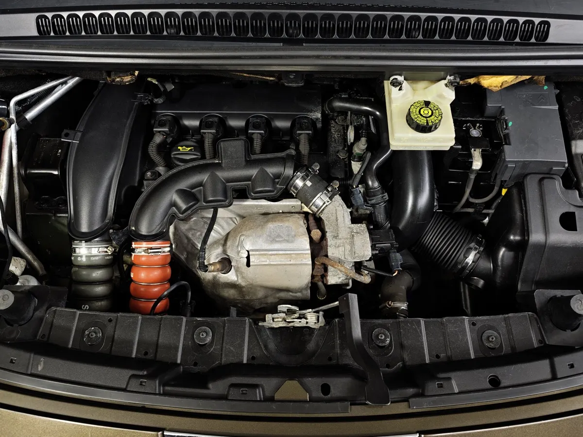 Peugeot 3008 1.6 THP AT (150 л.с.) Коричневый в АВИЛОН. Слайд №11