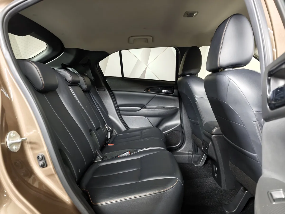 Mitsubishi Eclipse Cross 2.0 CVT (150 л.с.) Instyle Коричневый в АВИЛОН. Слайд №16