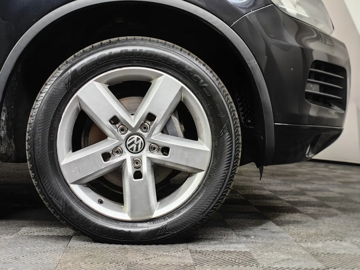 Volkswagen Touareg 3.0 TDI AT (240 л.с.) base Черный в АВИЛОН. Слайд №9