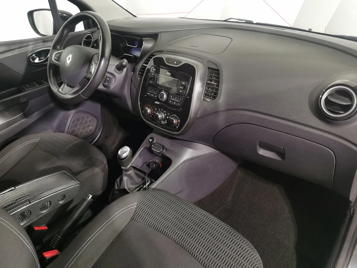 Renault Kaptur 2.0 MT AWD (143 л.с.) Drive Серый в АВИЛОН. Слайд №12