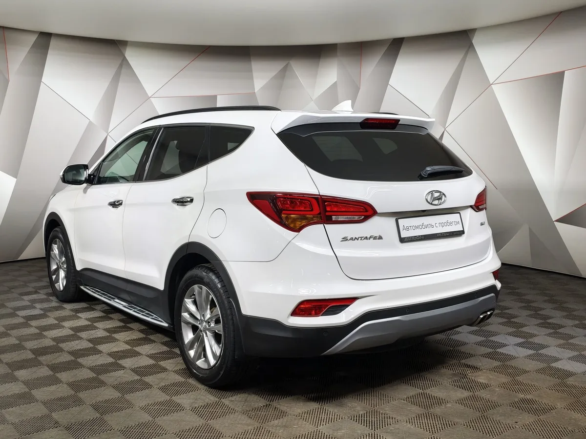 Hyundai Santa Fe 2.4 AT AWD (171 л.с.) Comfort Белый в АВИЛОН. Слайд №4