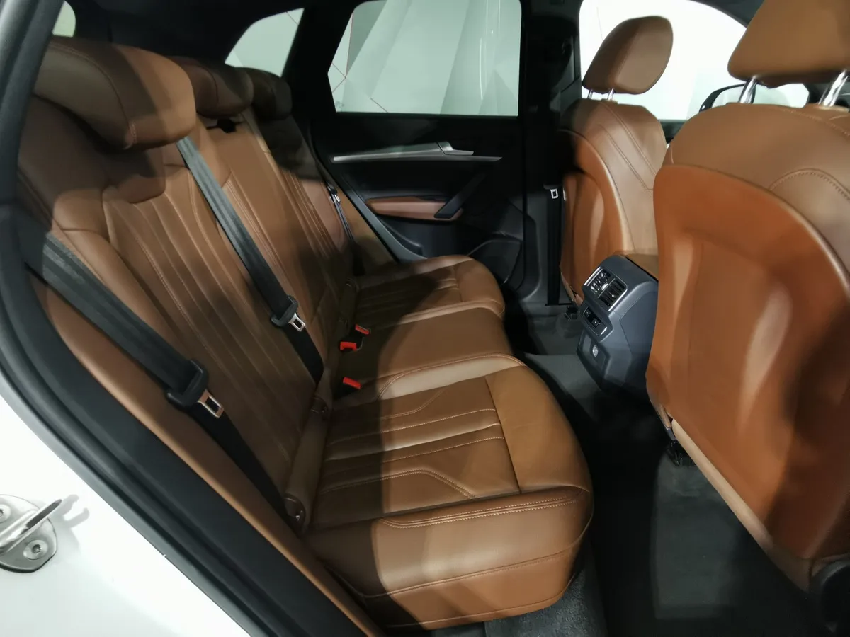 Audi Q5 2.0 TFSI S tronic quattro (249 л.с.) Sport Белый в АВИЛОН. Слайд №15