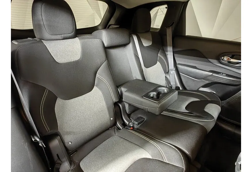 Jeep Cherokee 2.4 Tigershark Multiair AT AWD (177 л.с.) Sport Серый в АВИЛОН. Слайд №17