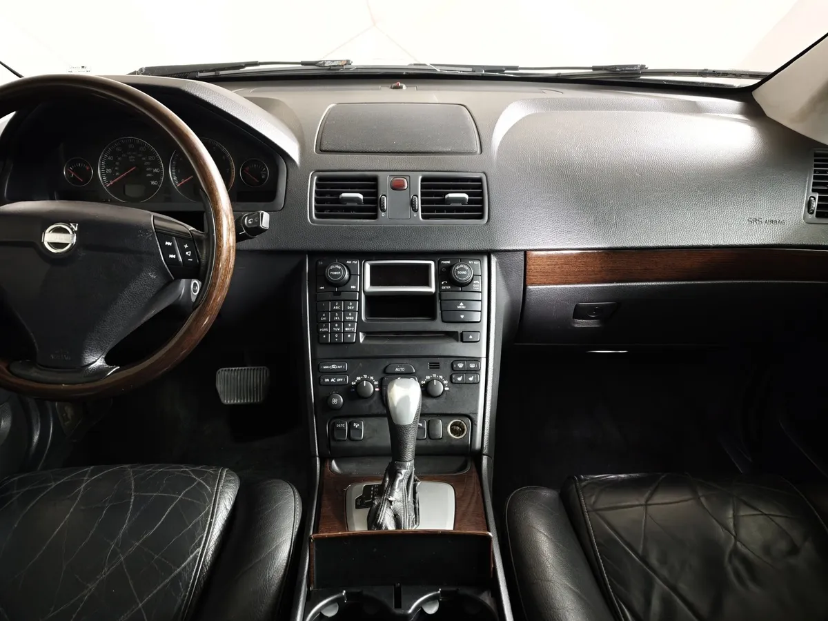 Volvo XC90 2.9 T6 Turbo Geartronic AWD (7 мест) (272 л.с.) Серебристый в АВИЛОН. Слайд №13