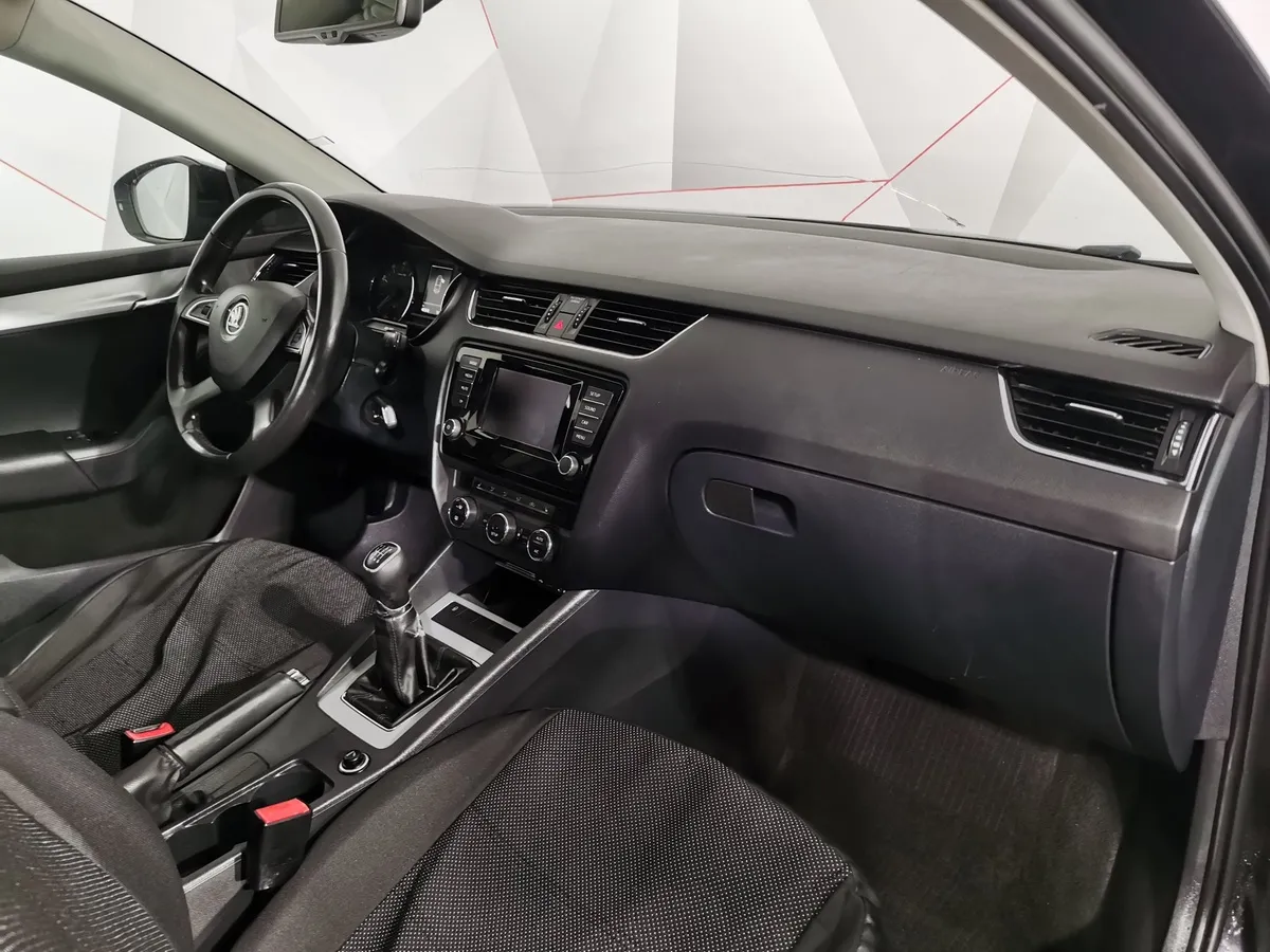 Skoda Octavia 1.4 TSI MT (140 л.с.) Черный в АВИЛОН. Слайд №11