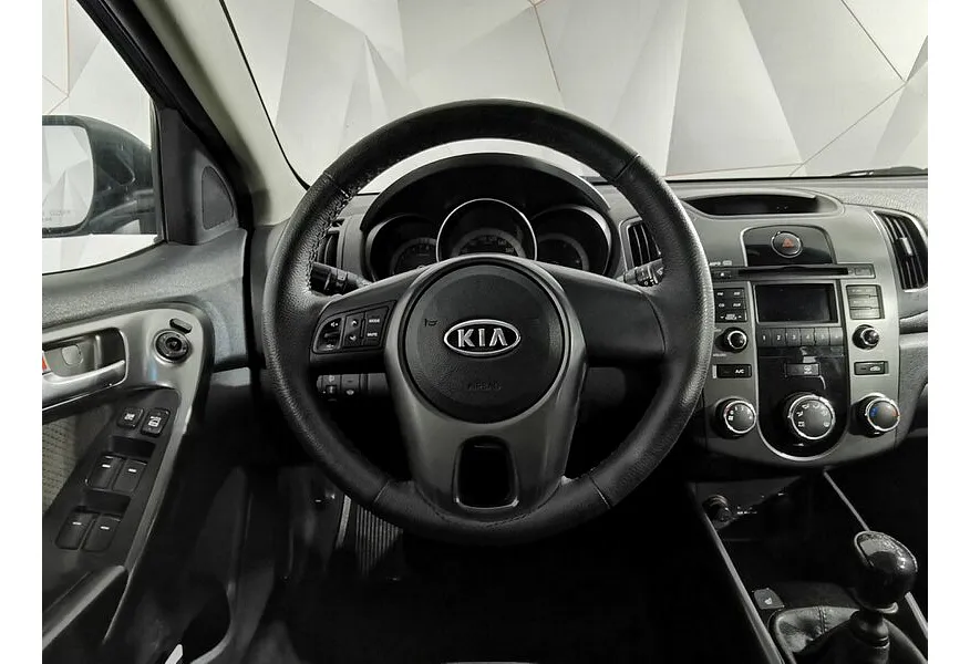 Kia Cerato 1.6 MT (126 л.с.) Comfort Голубой в АВИЛОН. Слайд №20
