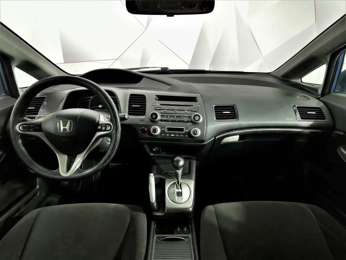 Honda Civic 1.8 AT (140 л.с.) Синий в АВИЛОН. Слайд №12
