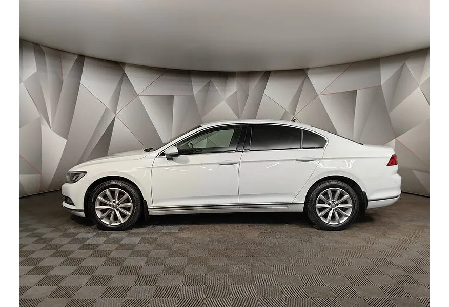 Volkswagen Passat 1.8 TSI BlueMotion DSG (180 л.с.) Highline Белый в АВИЛОН. Слайд №5