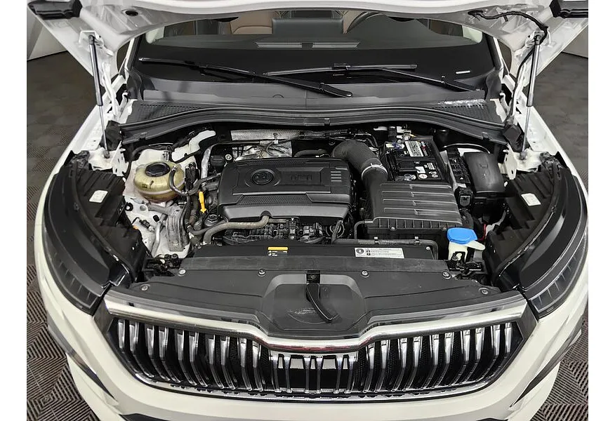 Skoda Kodiaq 2.0 TSI DSG 4WD (220 л.с.) Белый в АВИЛОН. Слайд №11