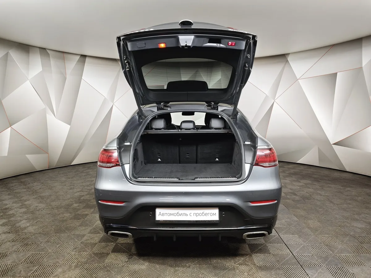 Mercedes-Benz GLC Купе 300 9G-TRONIC 4MATIC (245 л.с.) Sport Серый в АВИЛОН. Слайд №12