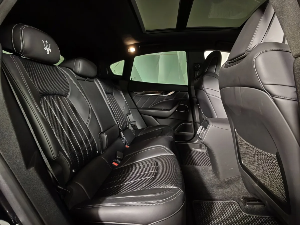 Maserati Levante Diesel 3.0 V6 AT (275 л.с.) Gransport Черный в АВИЛОН. Слайд №16