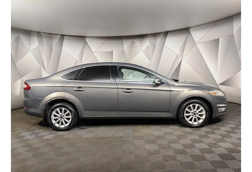 Ford Mondeo 2.0 EcoBoost PowerShift (200 л.с.) Titanium Коричневый в АВИЛОН. Слайд №6
