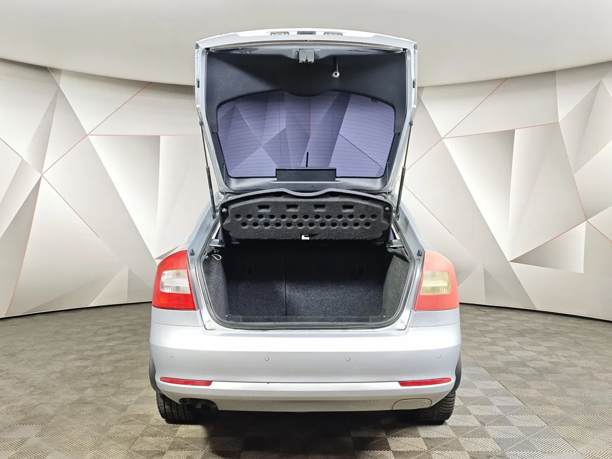 Skoda Octavia 1.8 TSI AT (152 л.с.) Серебристый в АВИЛОН. Слайд №12