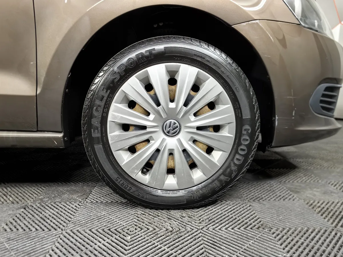 Volkswagen Polo 1.6 Tiptronic (105 л.с.) Comfortline Коричневый в АВИЛОН. Слайд №9