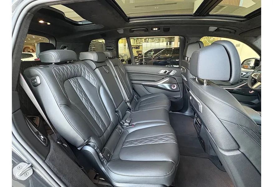 BMW X7 xDrive40d Steptronic (340 л.с.) Серый в АВИЛОН. Слайд №6
