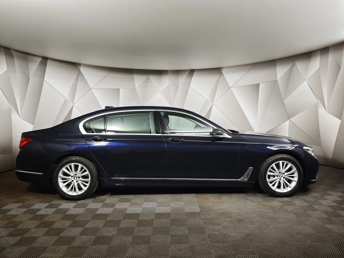 BMW 7 серия 730Ld xDrive AT (249 л.с.) Синий в АВИЛОН. Слайд №6