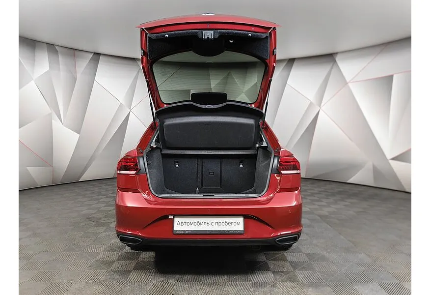 Volkswagen Polo 1.6 MPI AT (110 л.с.) Status + Зимний + Комфорт + Мультимедиа Красный в АВИЛОН. Слайд №12