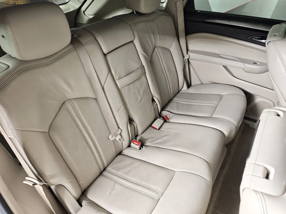 Cadillac SRX 3.0 V6 SIDI (269 л.с.) Серый в АВИЛОН. Слайд №16