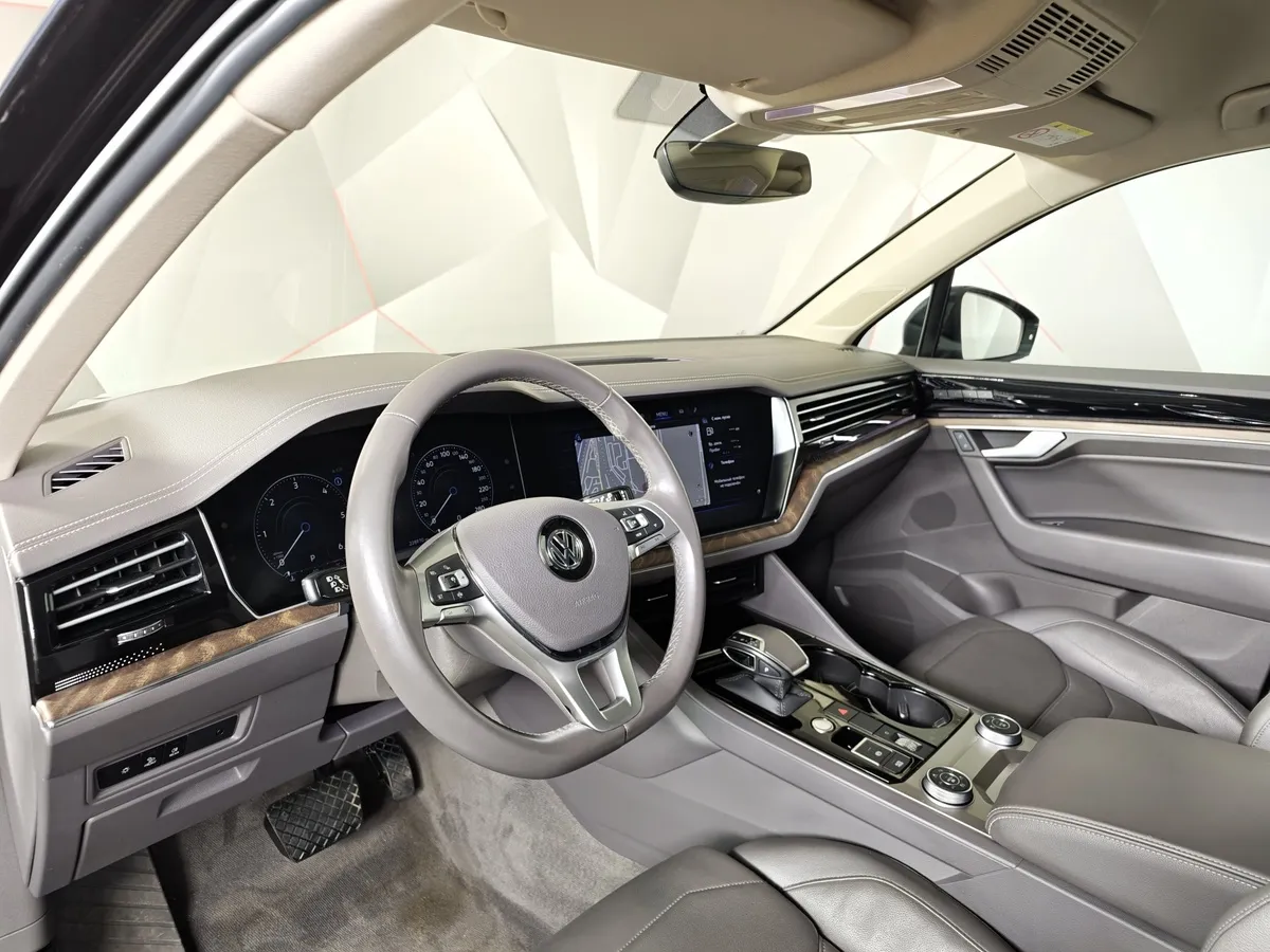 Volkswagen Touareg 3.0 V6 TDI Tiptronic 4Motion (249 л.с.) Business Черный в АВИЛОН. Слайд №18