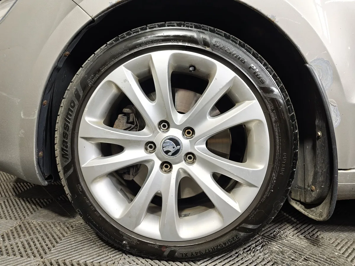 Skoda Superb 1.8 TSI AT (152 л.с.) Бежевый в АВИЛОН. Слайд №9