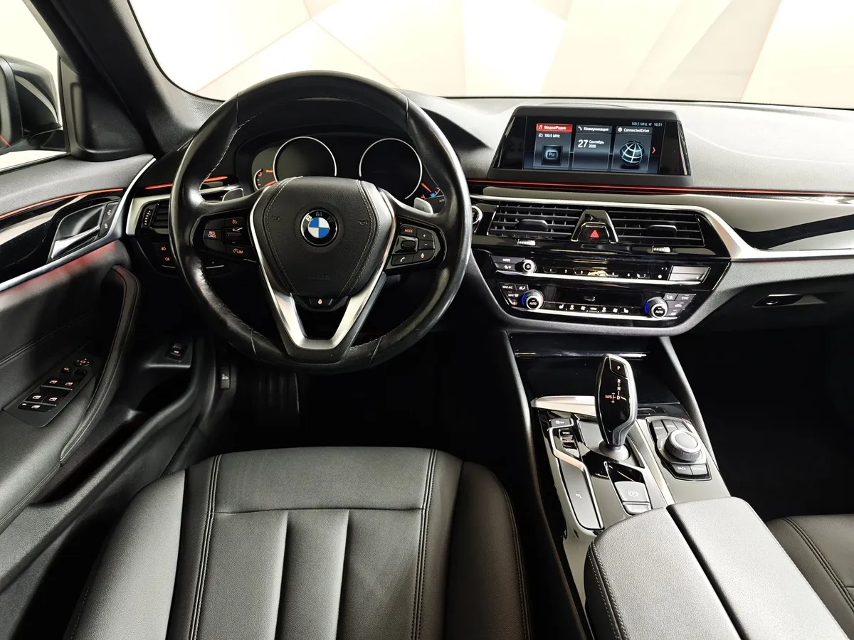 BMW 5 серия 520d xDrive Steptronic (190 л.с.) Черный в АВИЛОН. Слайд №15