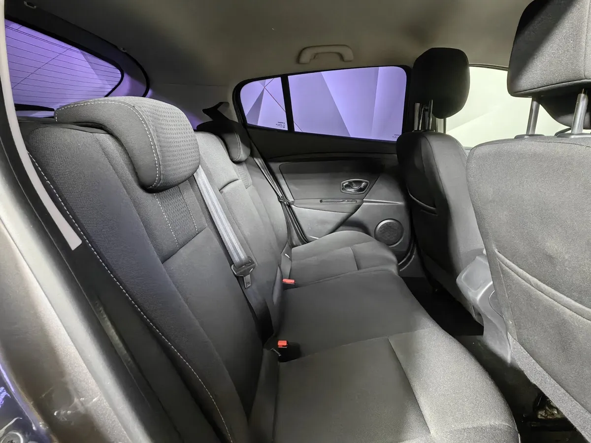 Renault Megane 1.6 MT (106 л.с.) Серый в АВИЛОН. Слайд №16