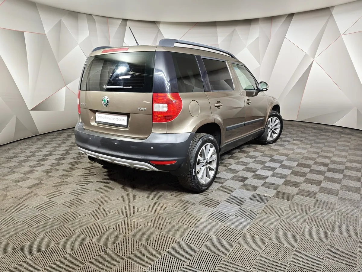Skoda Yeti 1.8 TSI 4x4 DSG (152 л.с.) Коричневый в АВИЛОН. Слайд №2