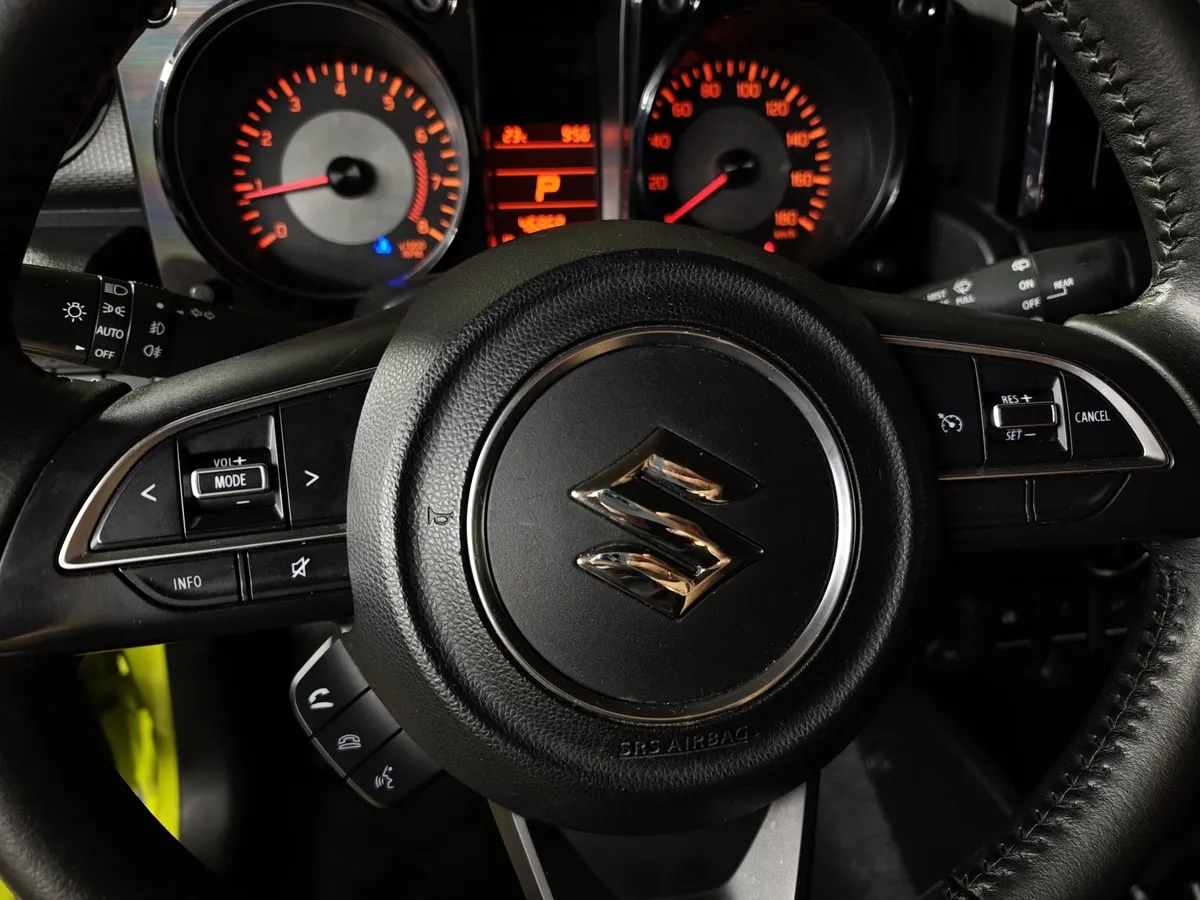 Suzuki Jimny 1.5 AT AWD (102 л.с.) GLX Черный в АВИЛОН. Слайд №19