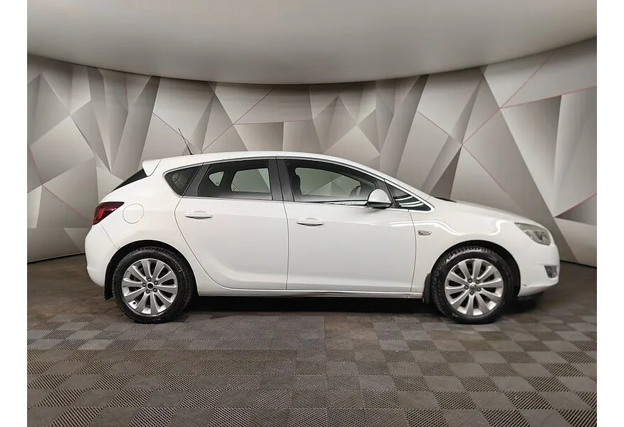 Opel Astra 1.6 AT (115 л.с.) Белый в АВИЛОН. Слайд №6