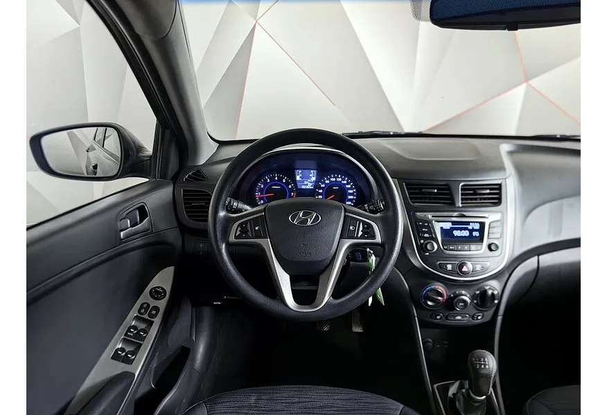 Hyundai Solaris 1.6 MT (123 л.с.) Comfort Коричневый в АВИЛОН. Слайд №20