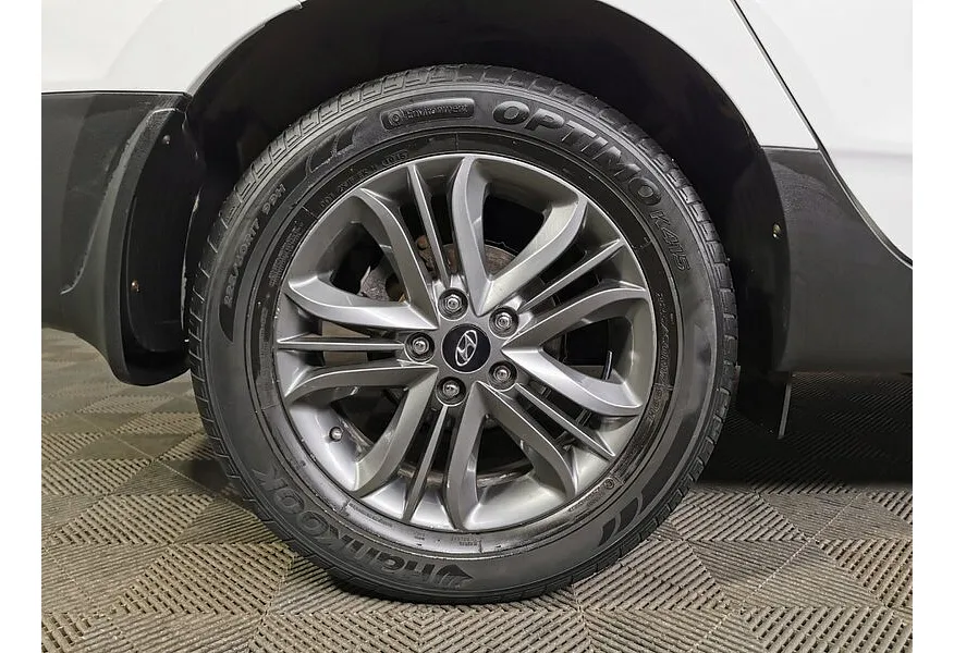 Hyundai ix35 2.0 AT (150 л.с.) Travel Белый в АВИЛОН. Слайд №9