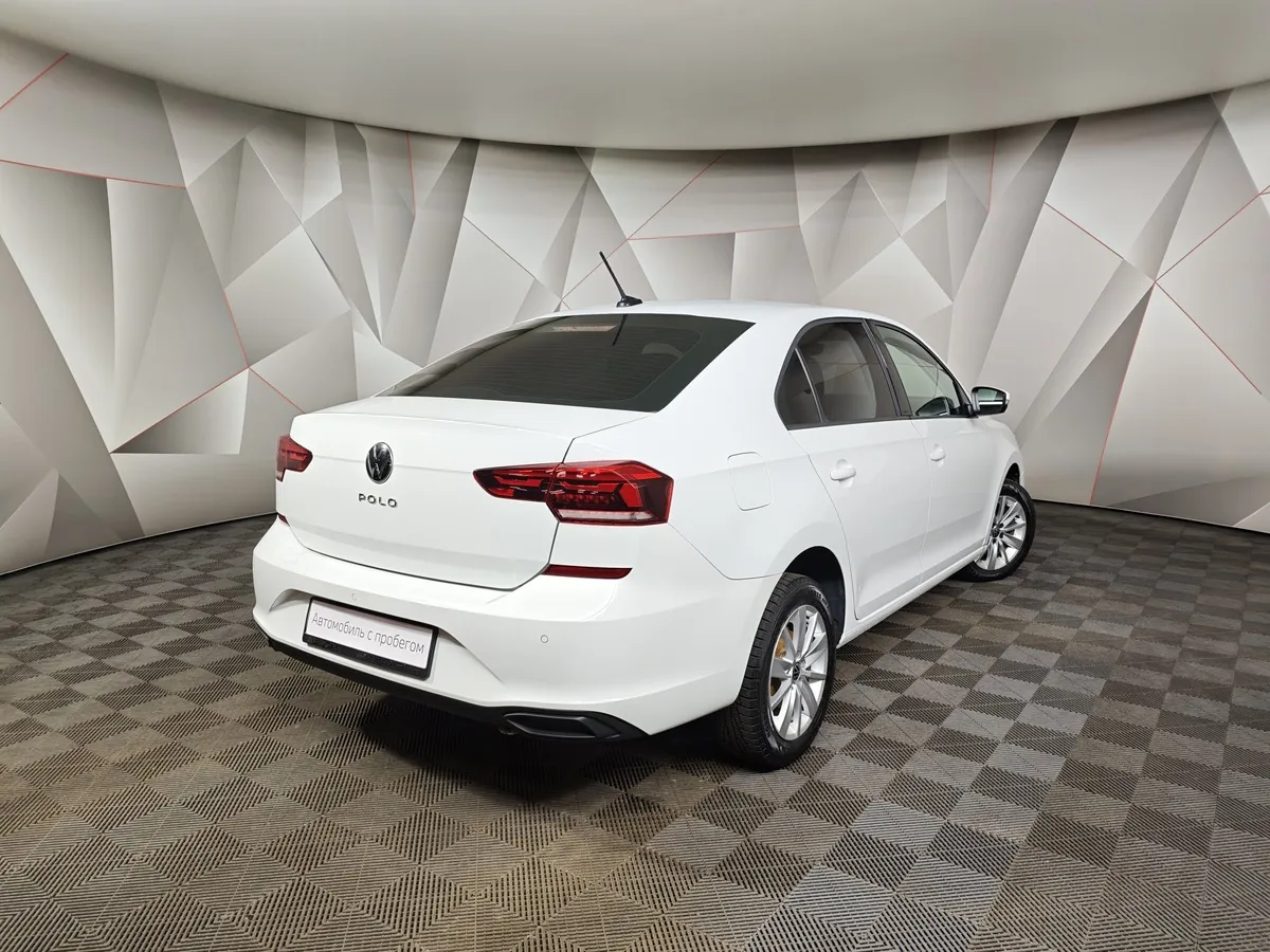 Volkswagen Polo 1.6 MPI AT (110 л.с.) Белый в АВИЛОН. Слайд №2
