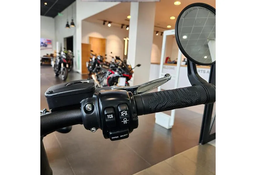 LIVE. Слайд №9