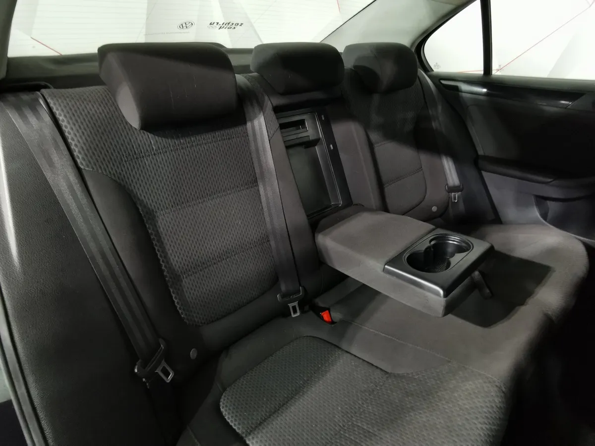 Volkswagen Jetta 1.4 TSI DSG (122 л.с.) Comfortline Черный в АВИЛОН. Слайд №16