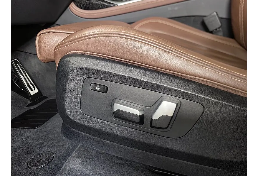 АВИЛОН - BMW X7 xDrive30d Steptronic (249 л.с.) Черный - slide 17