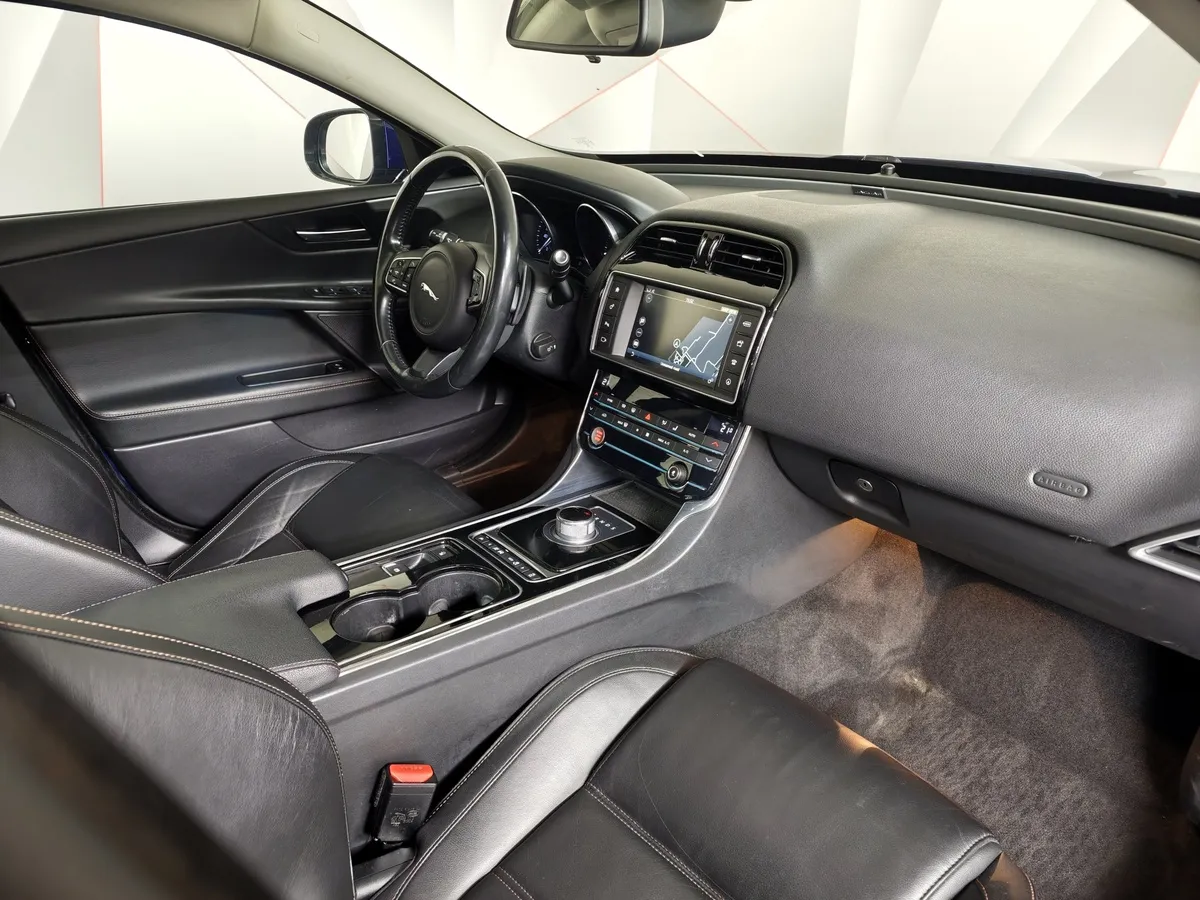 Jaguar XE 2.0 D AT (180 л.с.) Prestige Синий в АВИЛОН. Слайд №13