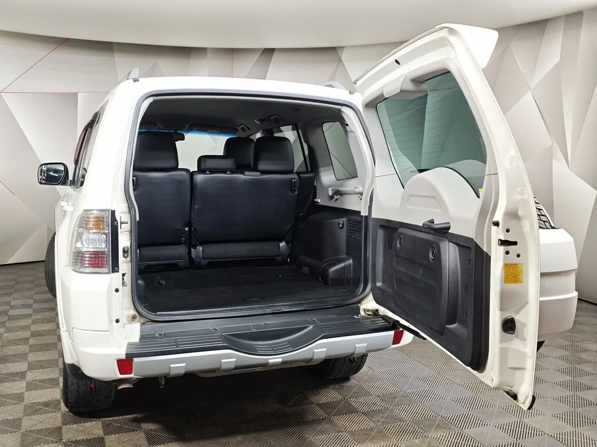 Mitsubishi Pajero 3.0 AT AWD (174 л.с.) Ultimate S46 Белый в АВИЛОН. Слайд №12