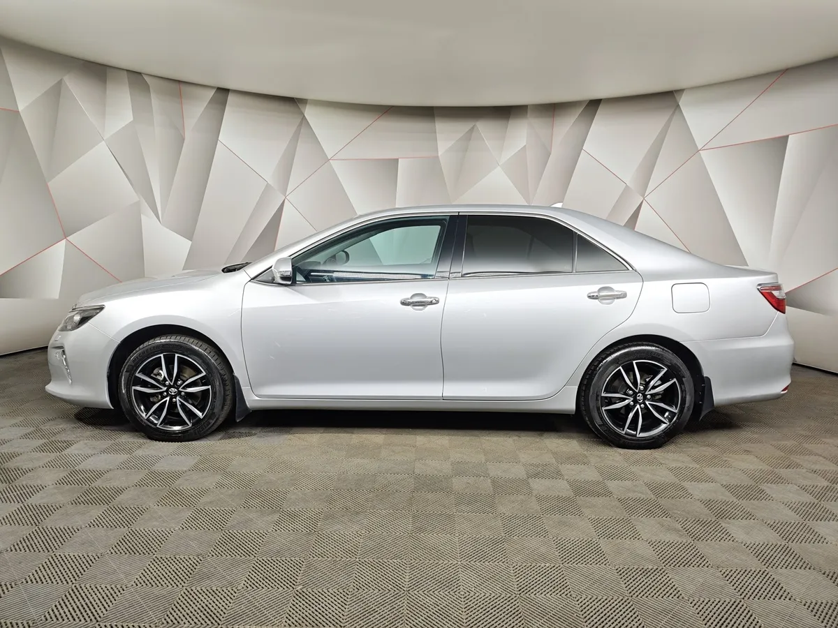Toyota Camry 2.5 AT (181 л.с.) Классик Серебристый в АВИЛОН. Слайд №5