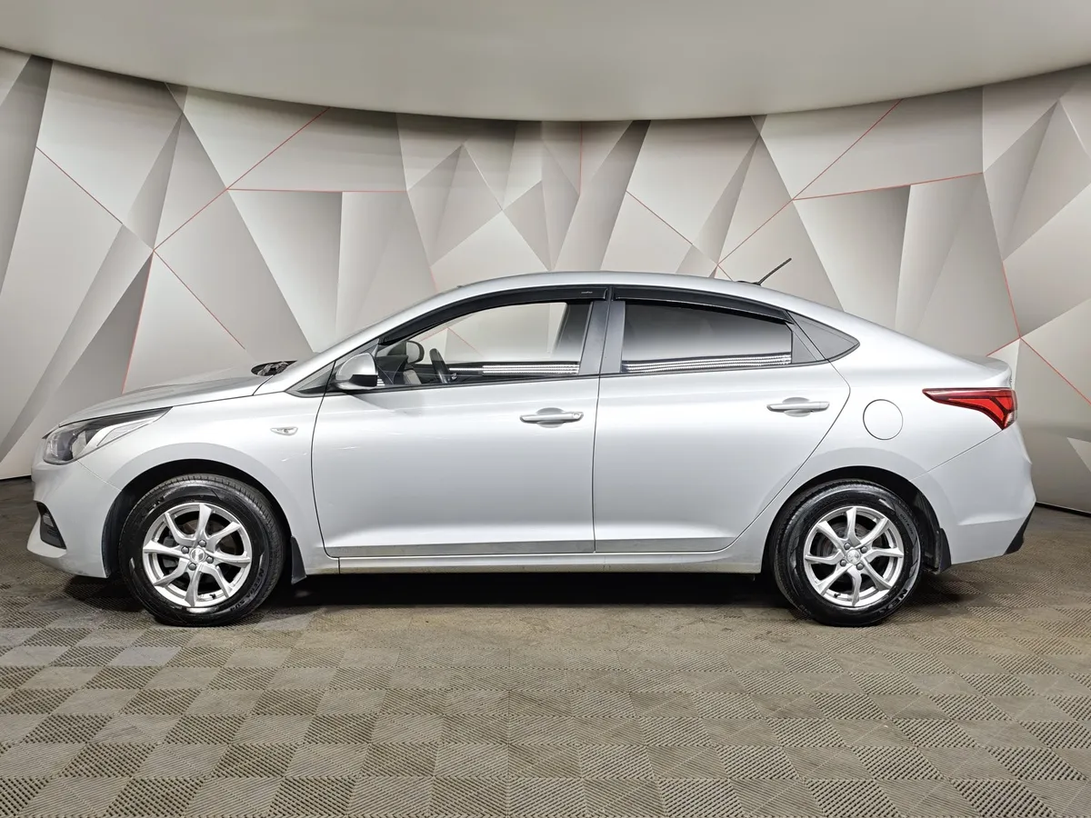 Hyundai Solaris 1.4 MT (100 л.с.) Comfort Серебристый в АВИЛОН. Слайд №5