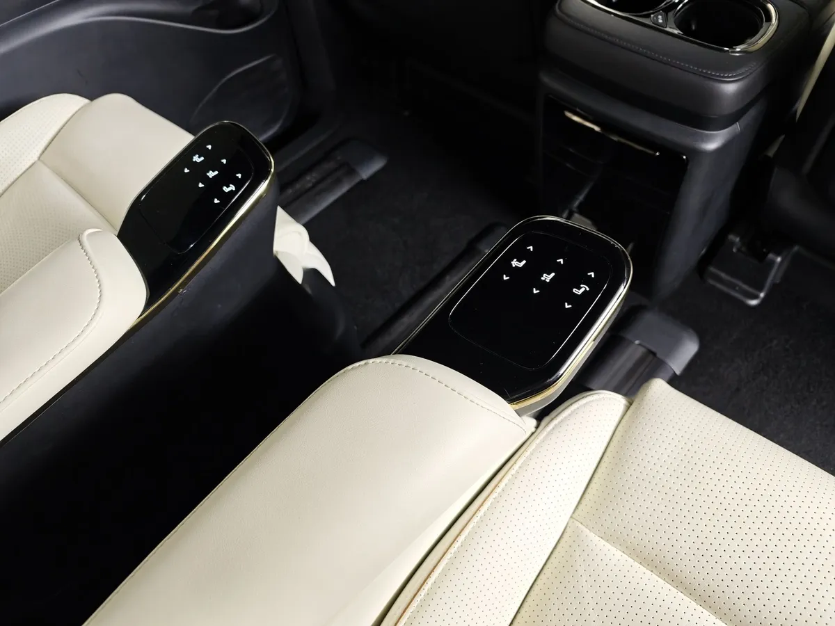 GAC M8 2.0T AT (231 л.с.) GX Premium Черный в АВИЛОН. Слайд №25