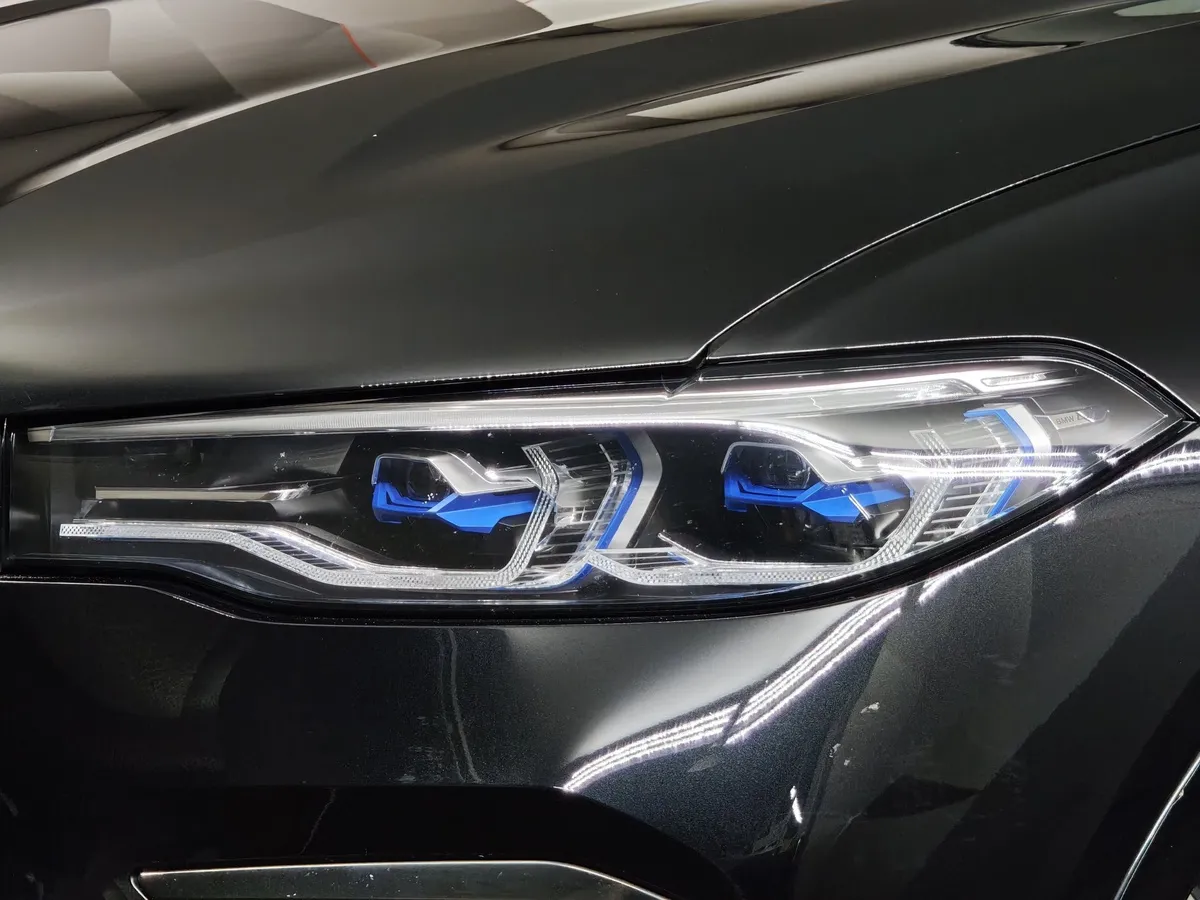 BMW X7 xDrive30d Steptronic (249 л.с.) M Sport Pro Черный в АВИЛОН. Слайд №8