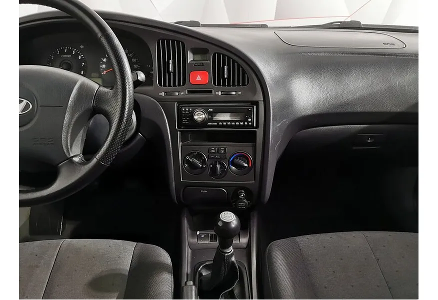 Hyundai Elantra 1.6 MT (105 л.с.) Красный в АВИЛОН. Слайд №10