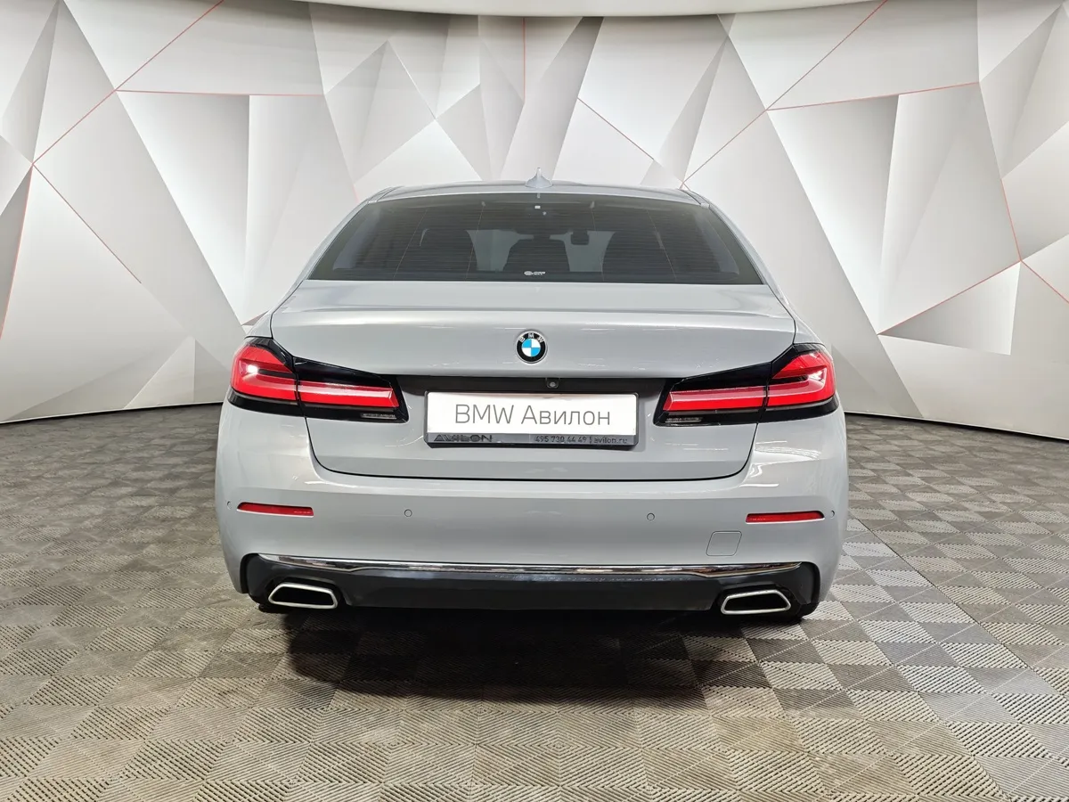 BMW 5 серия 520i Steptronic (184 л.с.) Base (Локальная сборка) Серый в АВИЛОН. Слайд №4