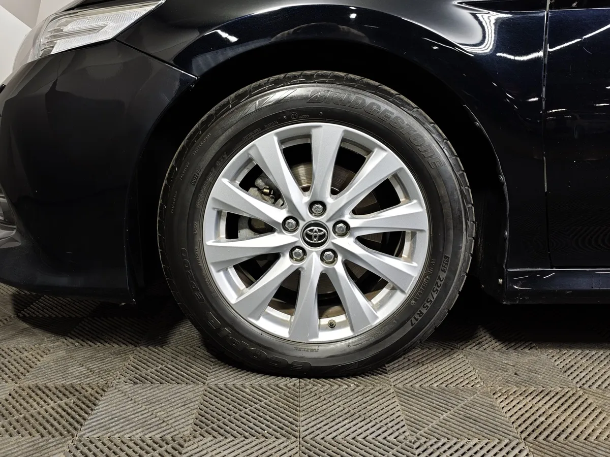 Toyota Camry 2.5 AT (181 л.с.) Черный в АВИЛОН. Слайд №9