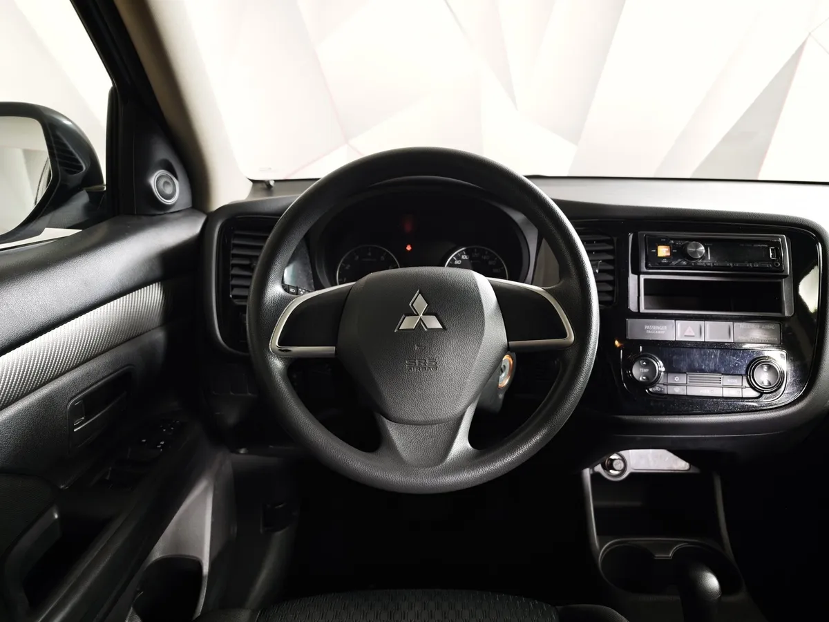 Mitsubishi Outlander 2.0 CVT (146 л.с.) Invite Серебристый в АВИЛОН. Слайд №20