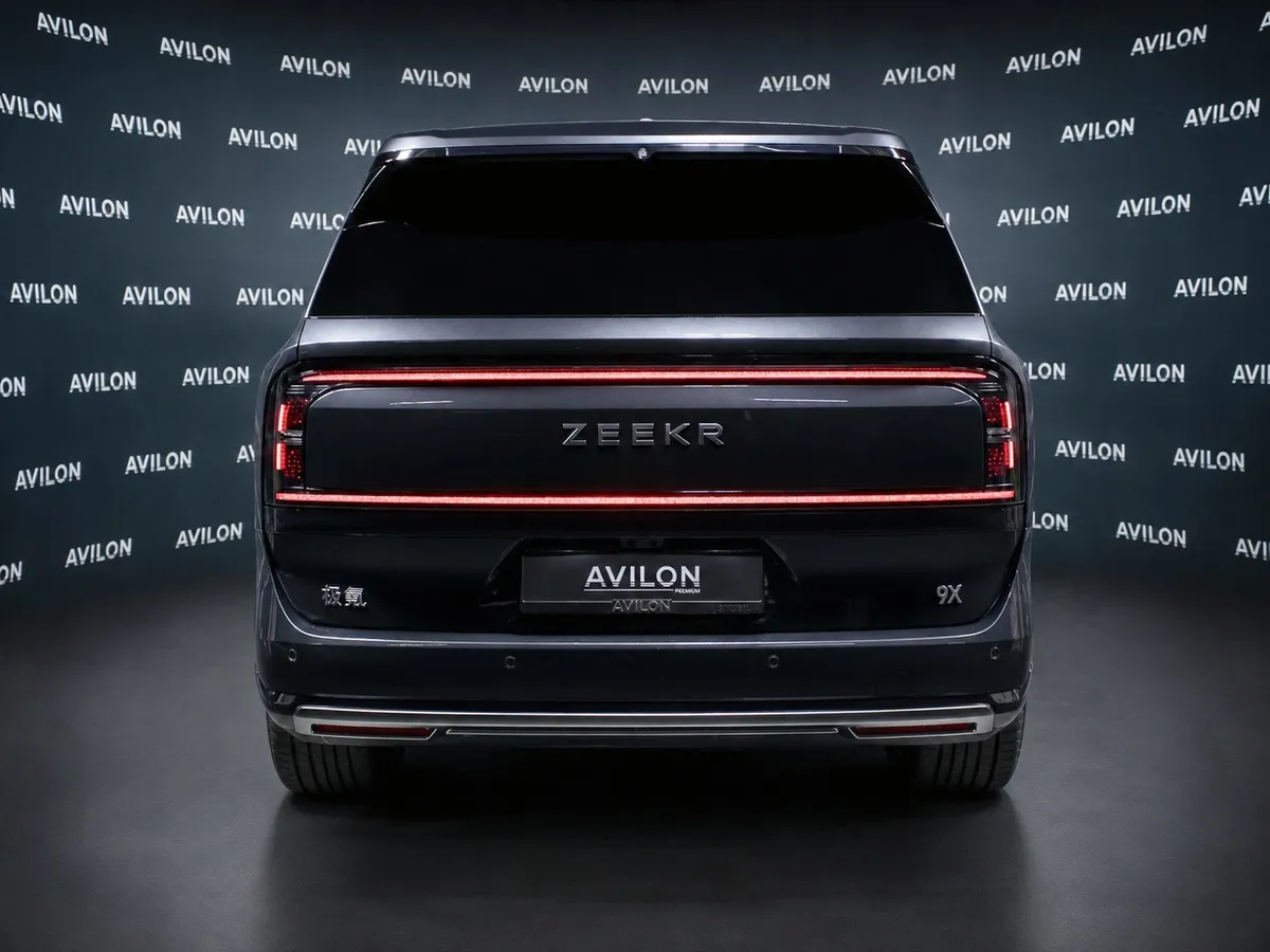 Zeekr 9X 2.0h AT 4WD (1177 л.с.) Ultra Серый в АВИЛОН. Слайд №4